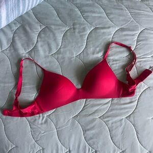 Victoria Secret Wireless T-Shirt Bra - Lipstick
